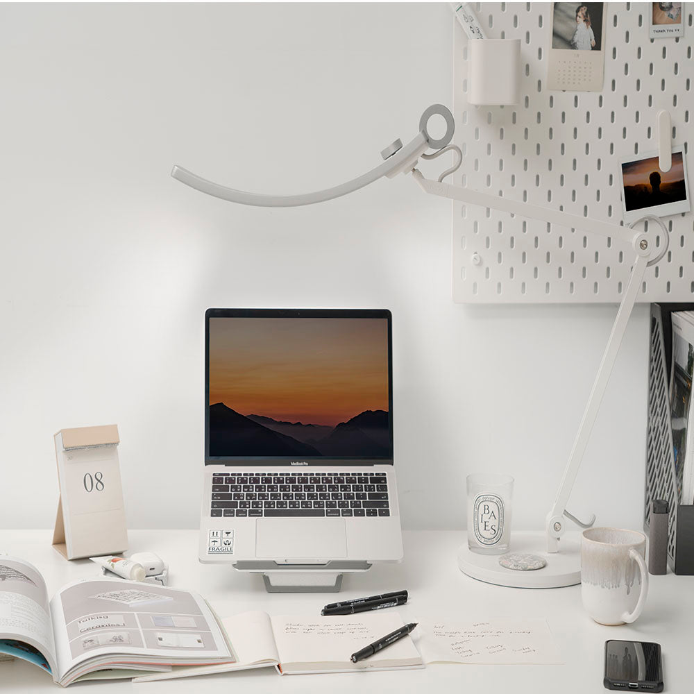 BenQ WiT eReading Desk Lamp (Snow Silver)