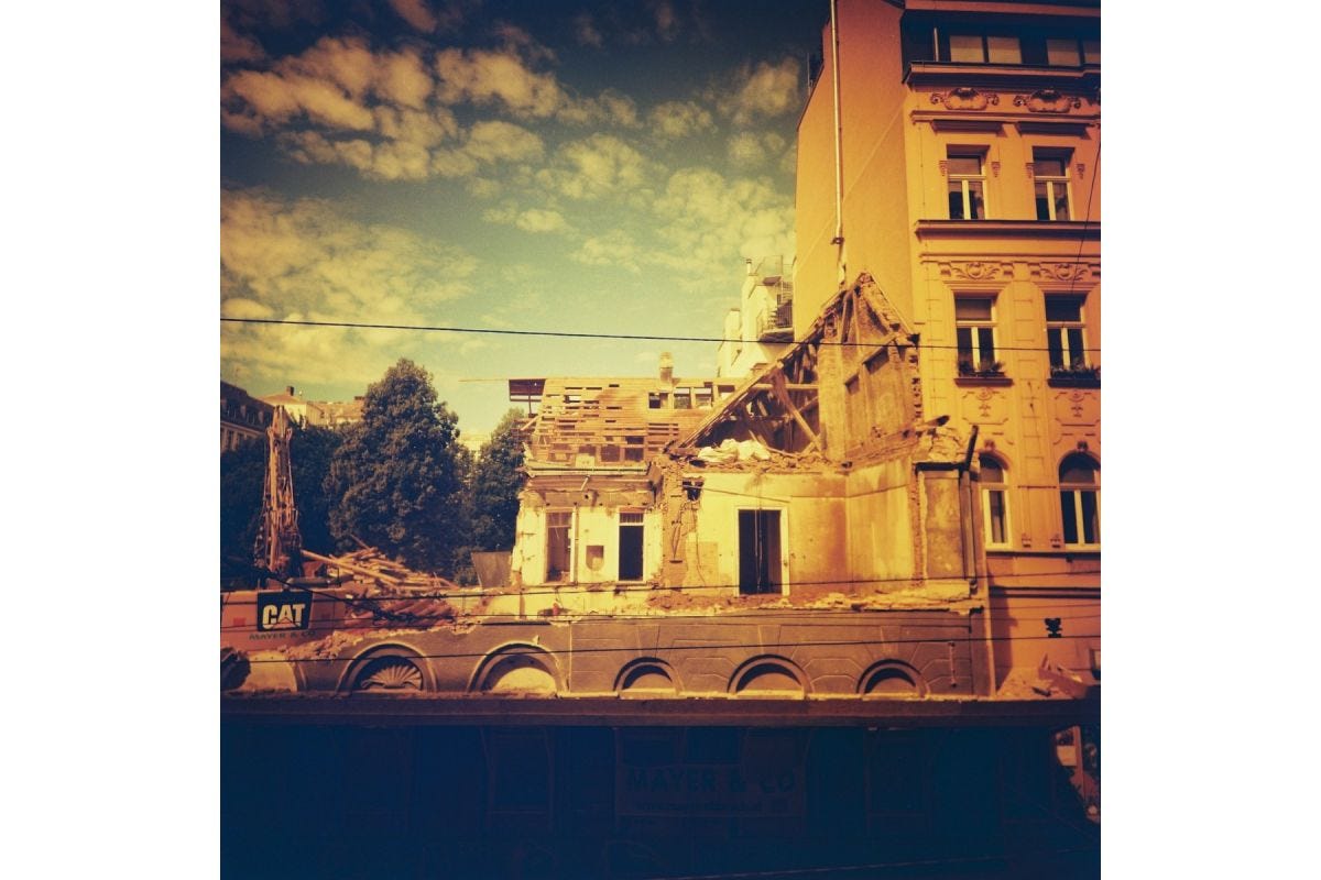 Lomography 120 ISO 50-200 - Redscale XR