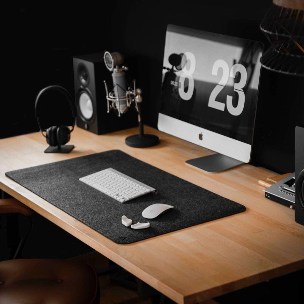 Deltahub Minimalistic Desk Pad Medium 
