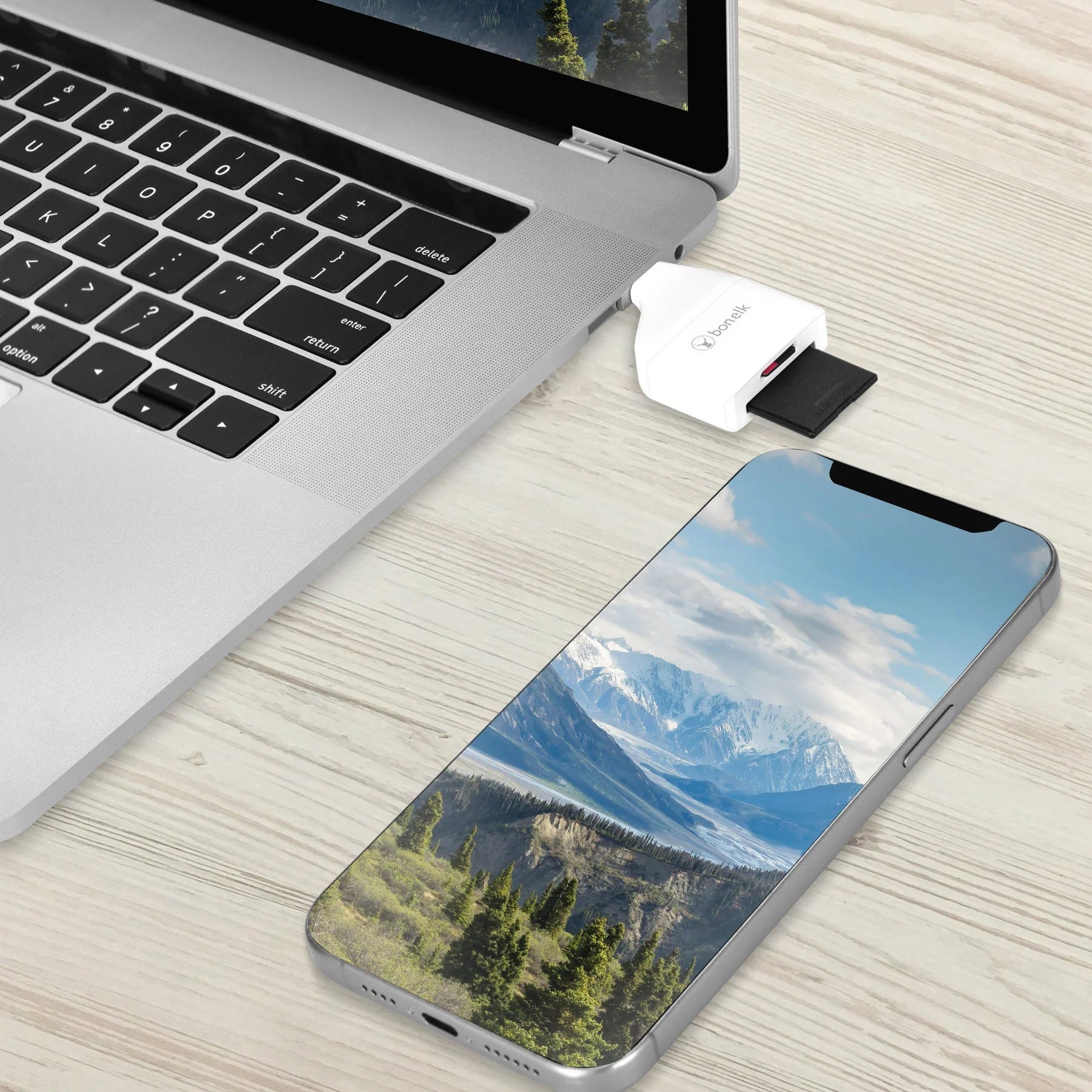 Bonelk USB-C to MicroSD/SD Adapter (White)