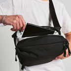 Moment Everything Sling 4L (Black)