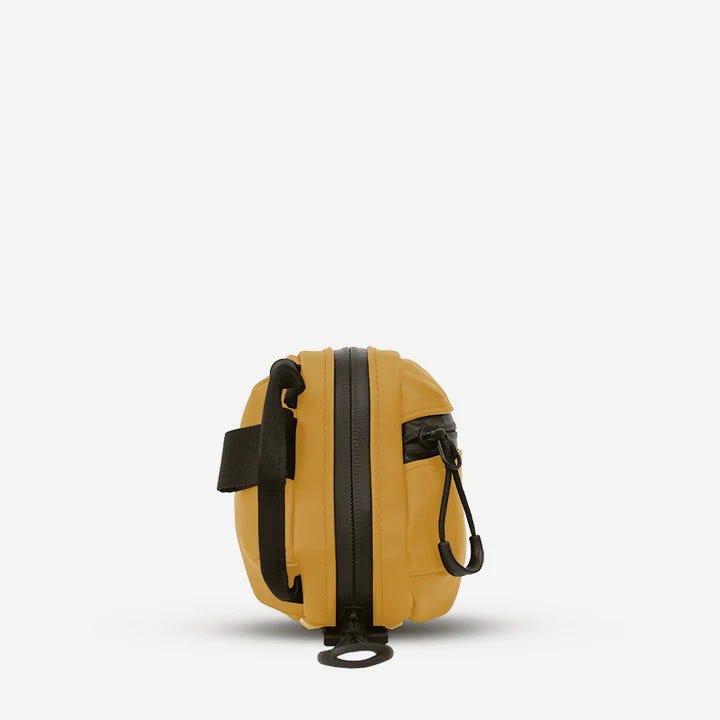 Wandrd Tech Bag Medium - Dallol Yellow