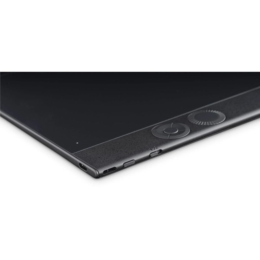 Wacom Intuos Pro Medium with Wacom Pro Pen 3