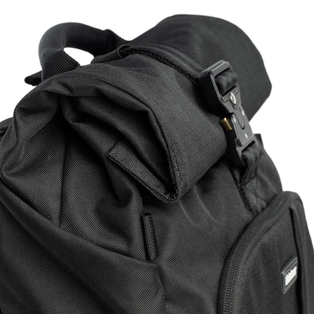 thinkTANK - FocusPoint 30L - Asphalt Black 