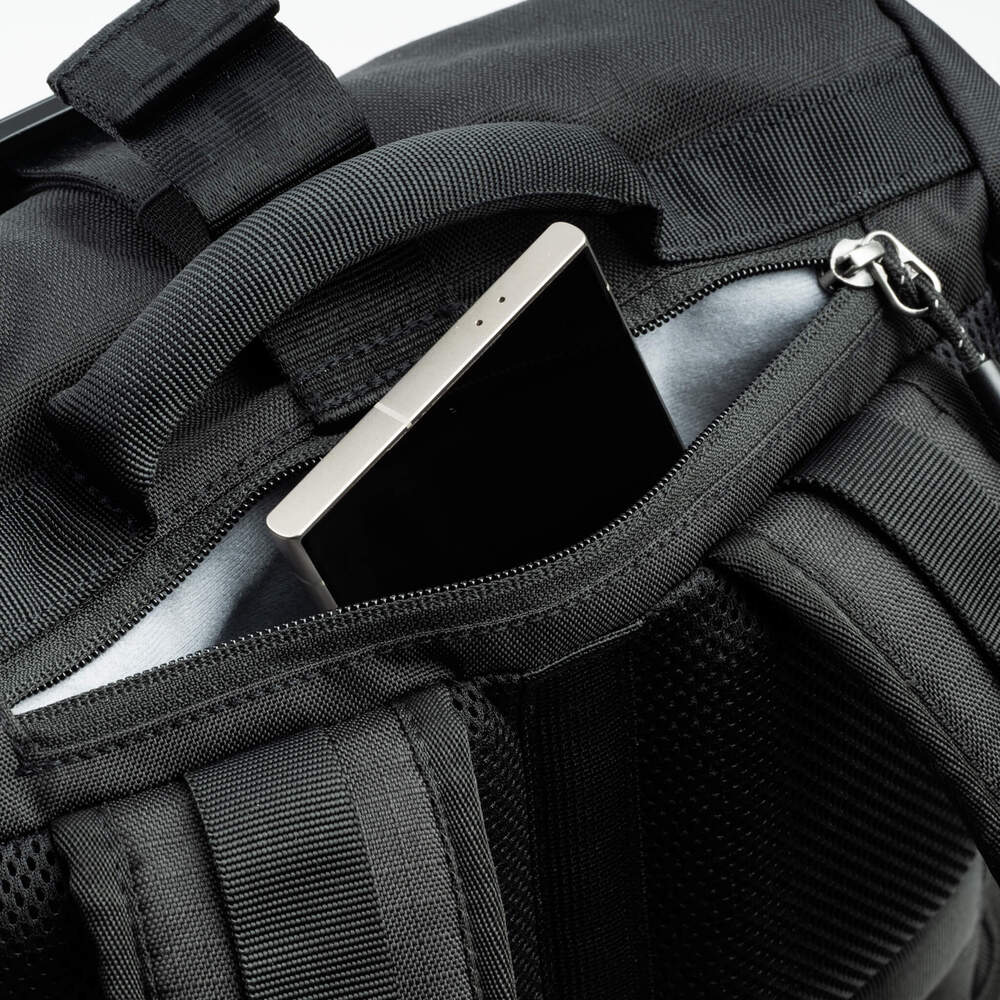 thinkTANK - FocusPoint 30L - Asphalt Black 