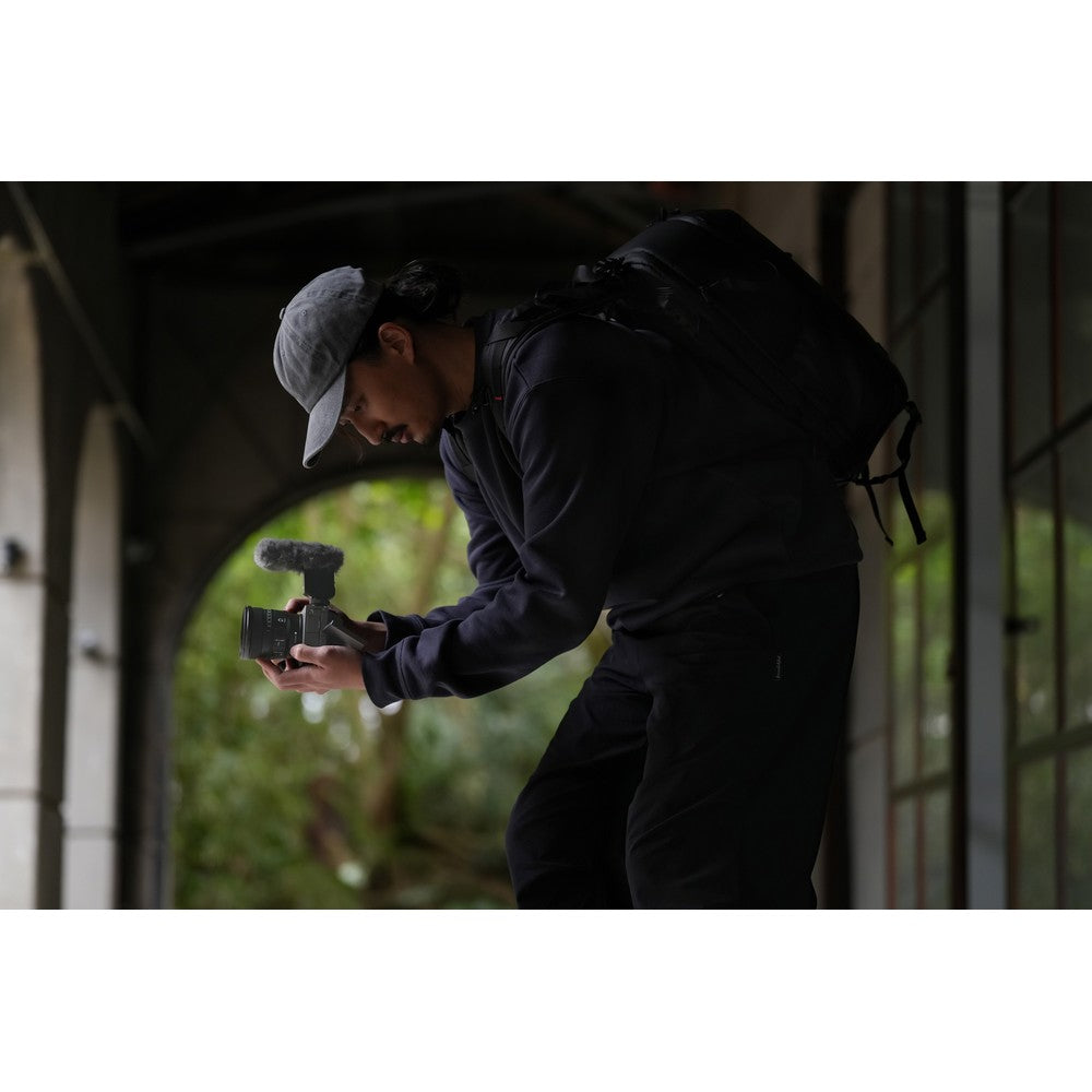 Sony FE 16mm f/1.8 G