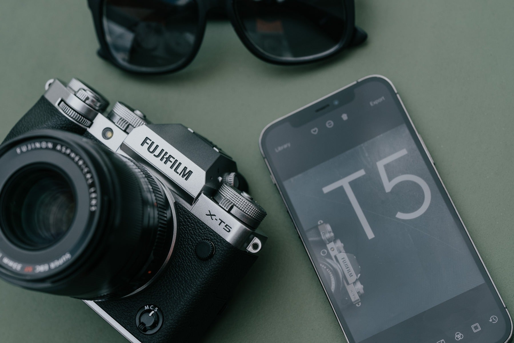 FUJIFILM X-T5 Body (Silver)