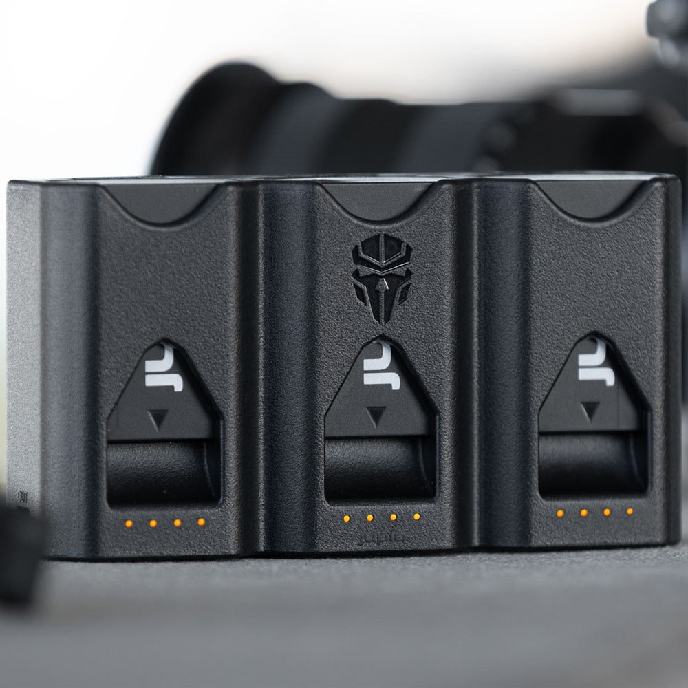 Jupio Prime Triple Charger and Card Holder - Nikon EN-EL15
