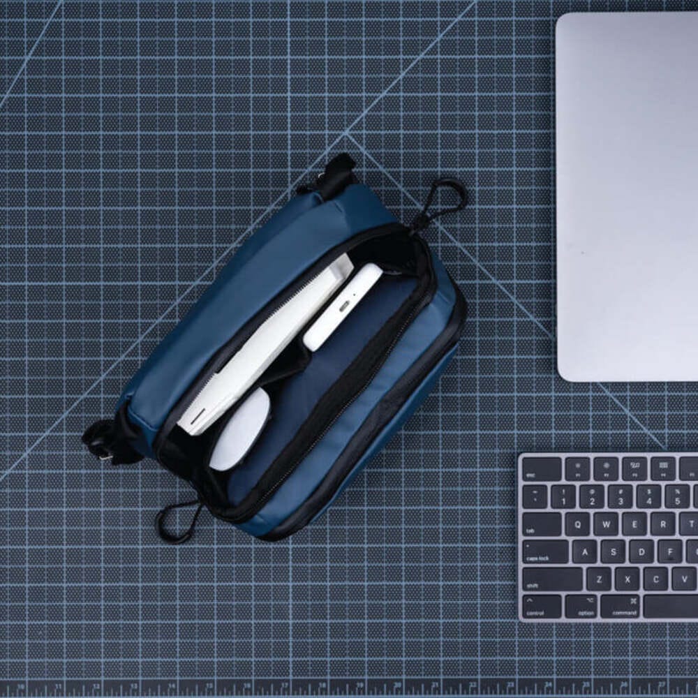 Wandrd Tech Bag Large - Aegean Blue 