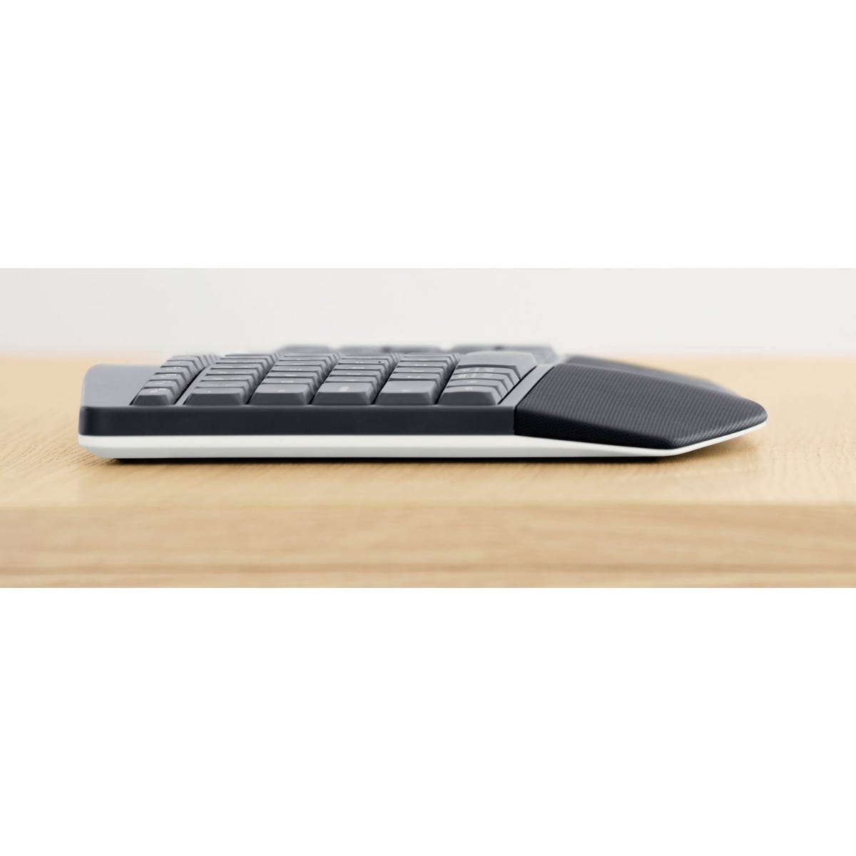 Logitech MK850 Performance Wireless Keyboard and Mouse Combo