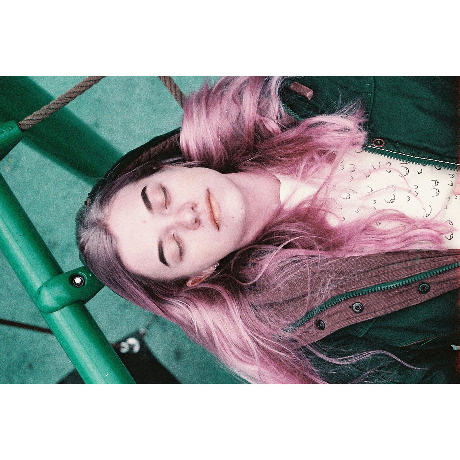 Lomography 110 ISO 100-400 - LomoChrome Purple