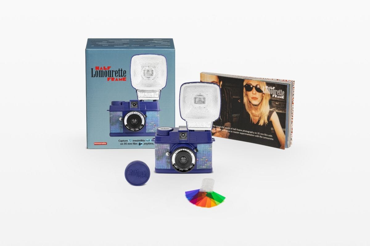 Lomography Half-frame Lomourette - Water Lilies Edition.