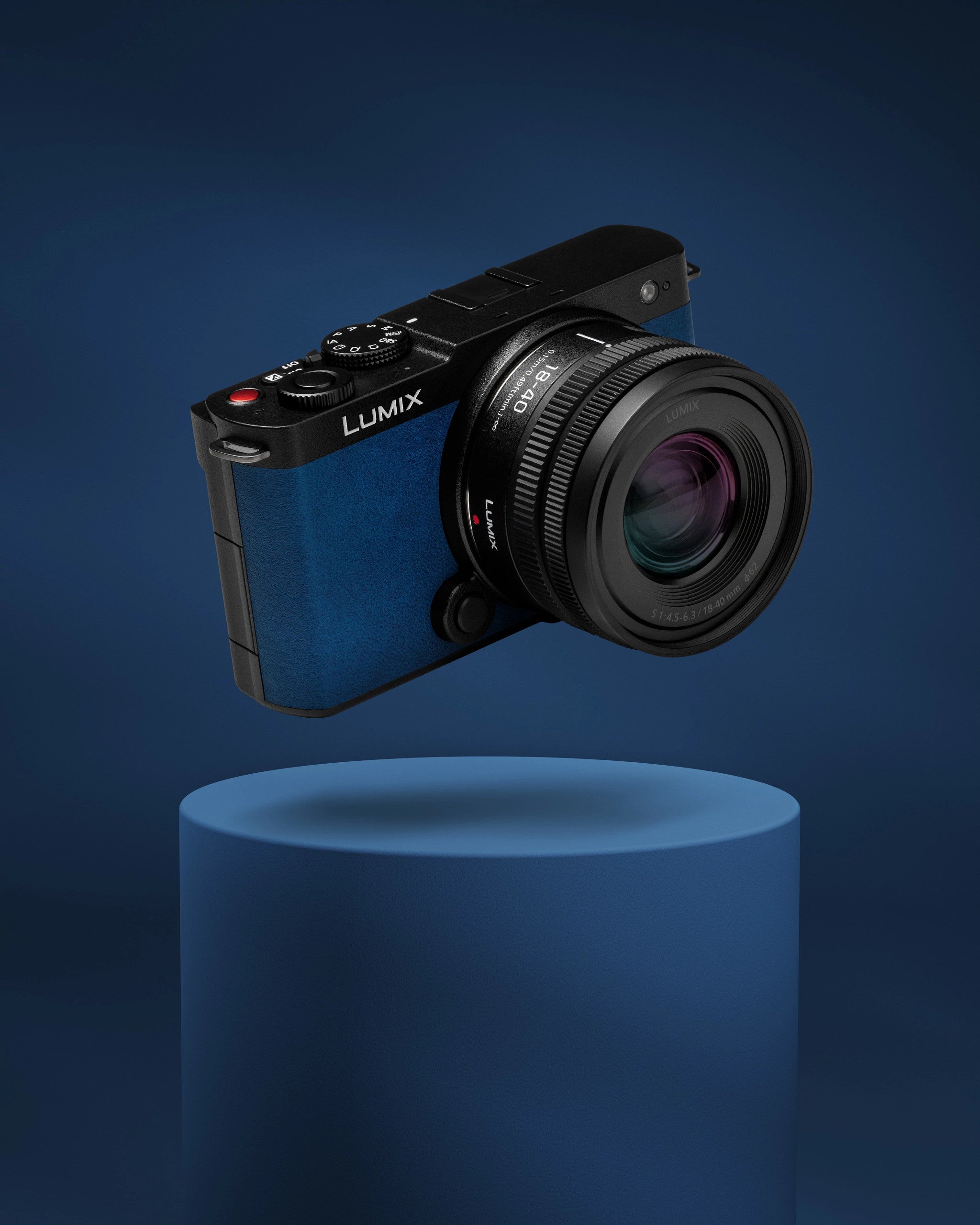Panasonic LUMIX S9 Mirrorless Camera with 18-40mm Lens (Blue)