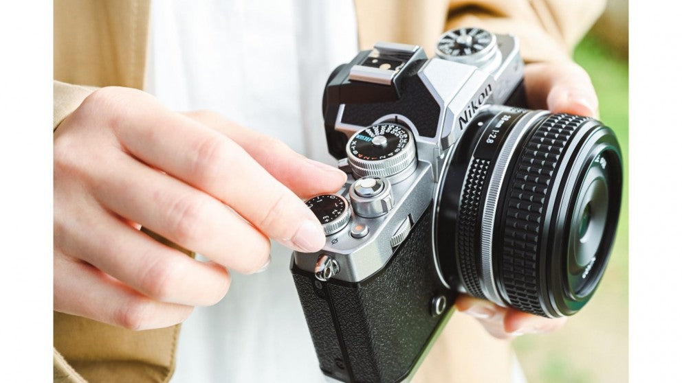 Nikon Z fc Body White with Nikkor Z 28mm f/2.8 (SE)