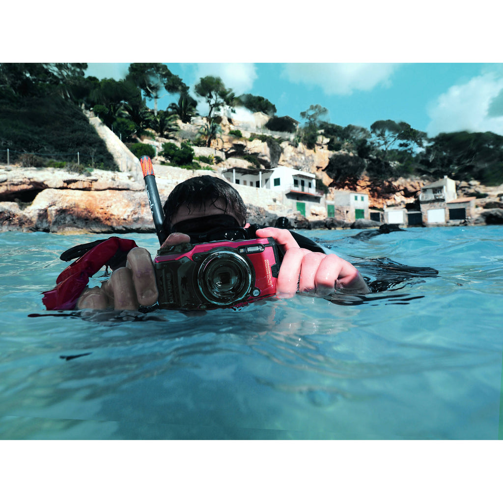 OM System CHS-09 Floating Strap Red