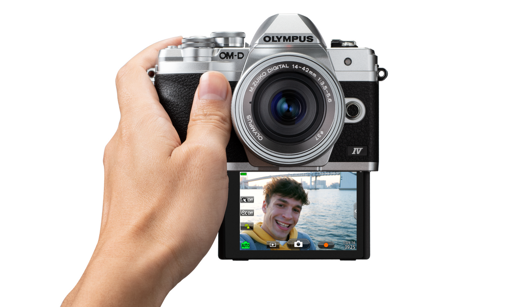 Olympus E-M10 Mark IV - Kit w/ 14-42mm EZ - Silver