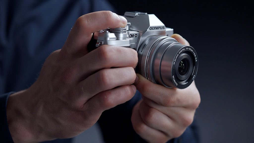 Olympus E-M10 Mark IV - Kit w/ 14-42mm EZ - Silver