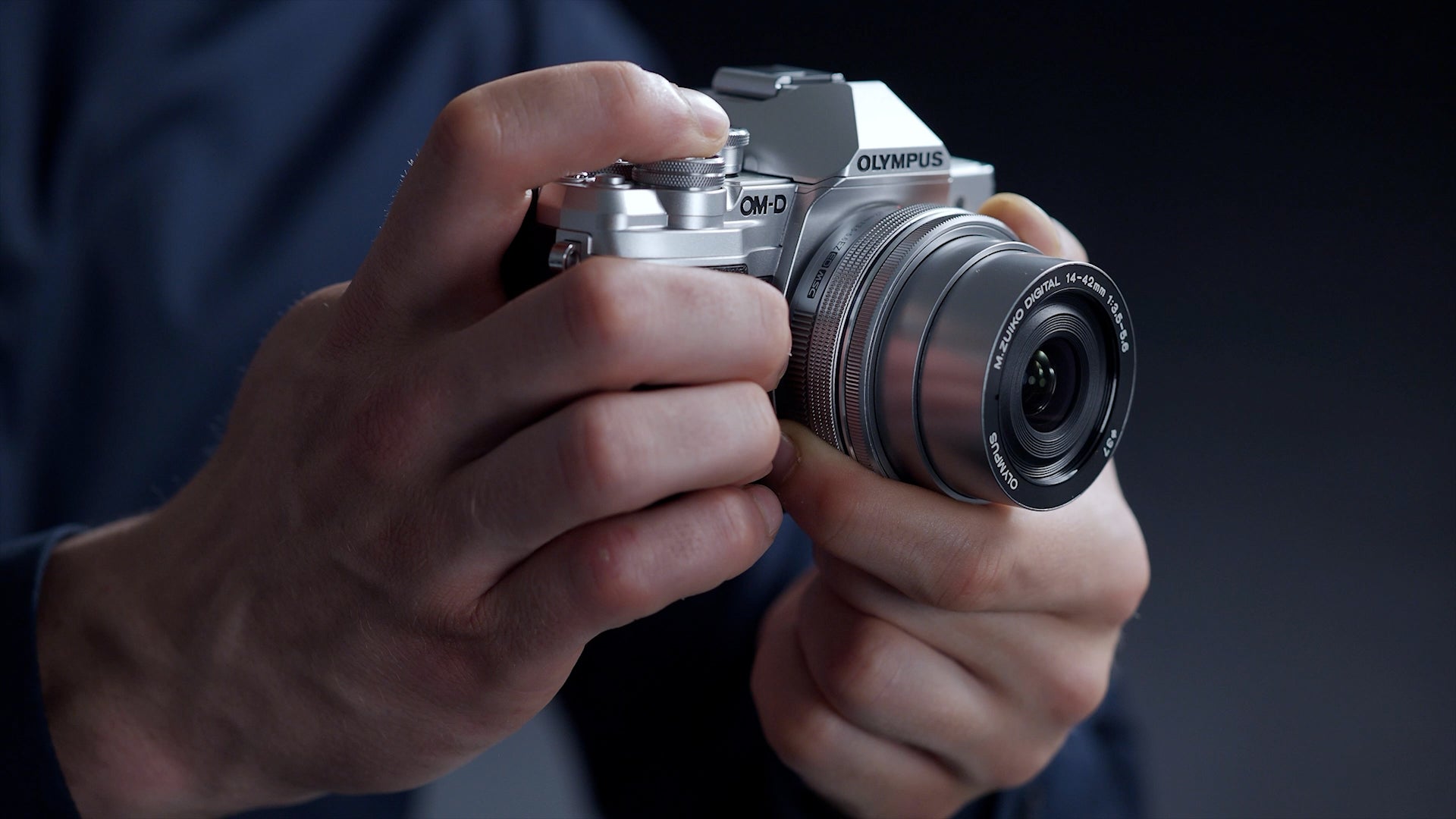 Olympus E-M10 Mark IV - Kit w/ 14-42mm EZ - Silver