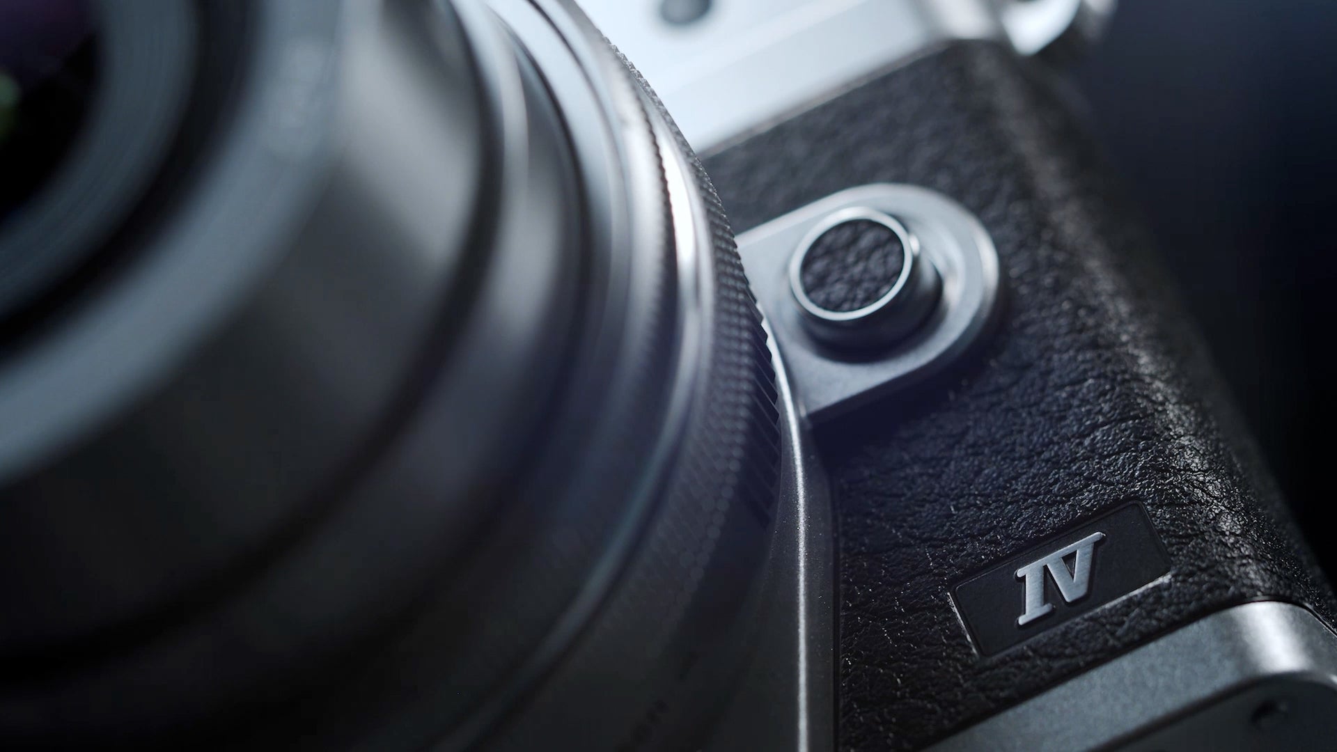 Olympus E-M10 Mark IV - Kit w/ 14-42mm EZ - Silver