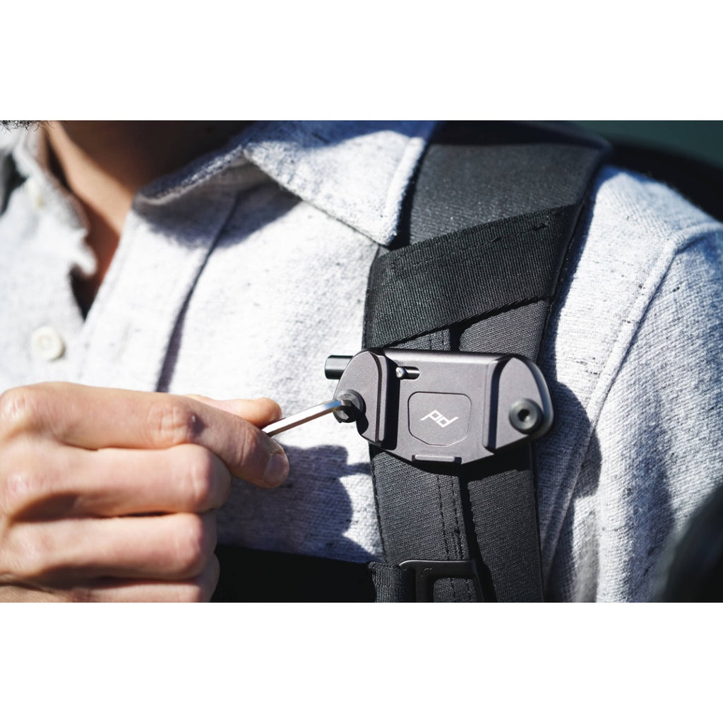 Peak Design Capture Camera Clip (v3) - Black - with Standard Plate
