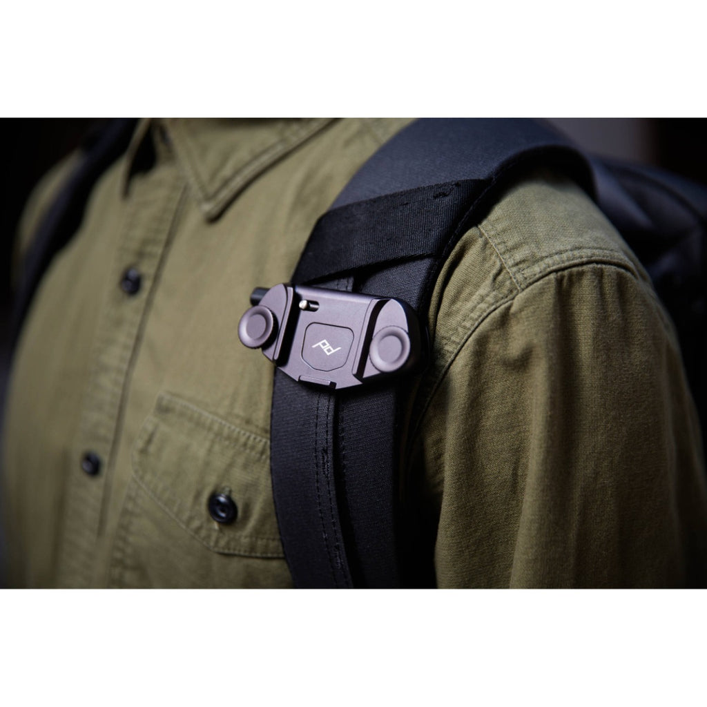 Peak Design Capture Camera Clip (v3) - Black - with Standard Plate