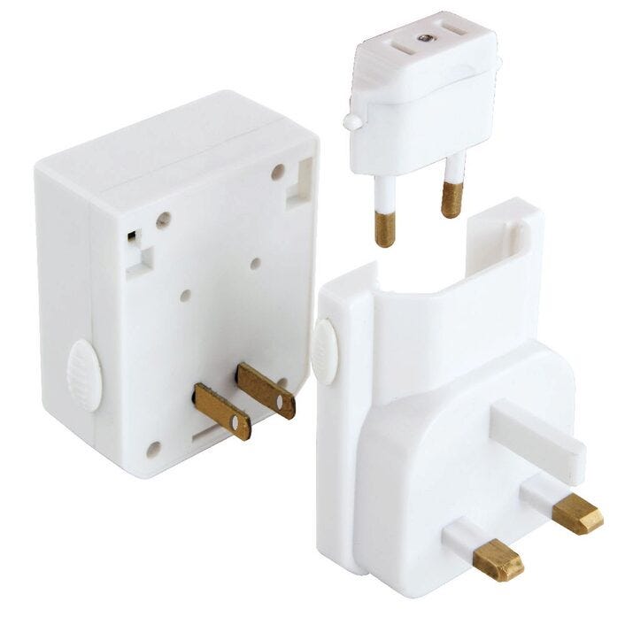 Jackson Outbound Multi-Adaptor  plus 2 USB - EuropeUSAUK