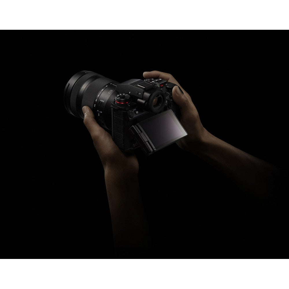 Panasonic LUMIX S1R II Kit with 24-105mm F4 MACRO O.I.S Lens 