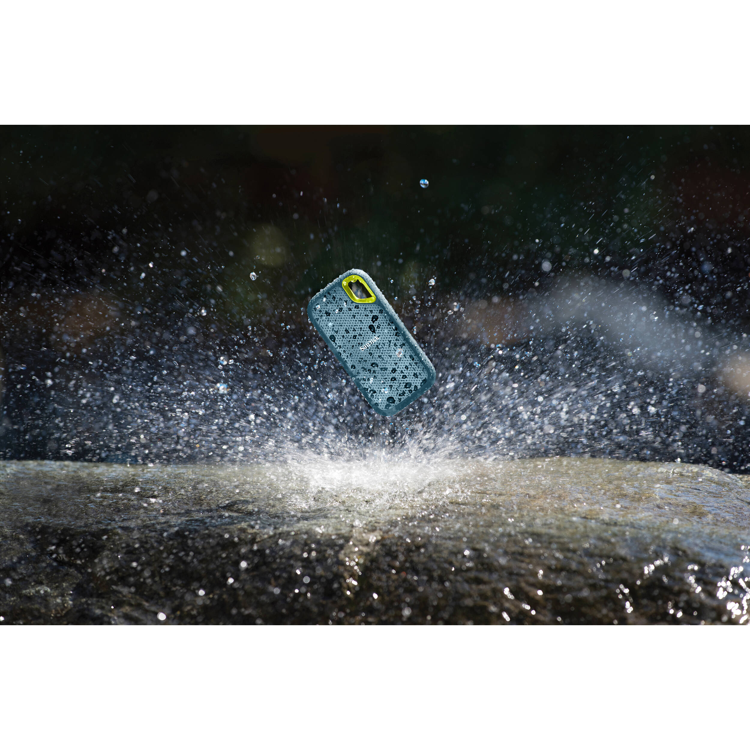 SanDisk Extreme Portable SSD 2TB USB 3.2 Gen 2 - Monterey