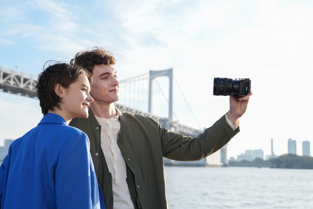 Sony FE 20-70mm f/4 G lens