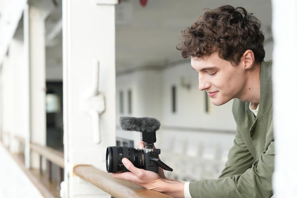 Sony FE 20-70mm f/4 G lens