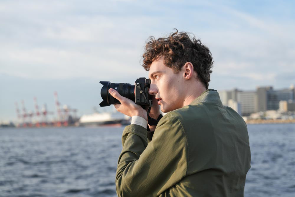 Sony FE 20-70mm f/4 G lens