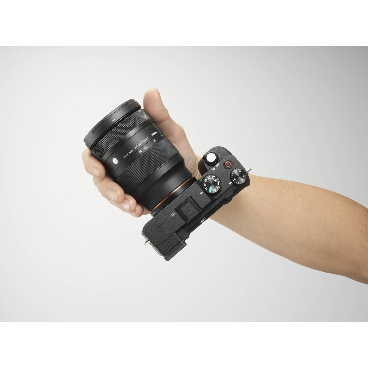 Sigma 28-70mm f/2.8 DG DN Contemporary Lens for Sony E-Mount