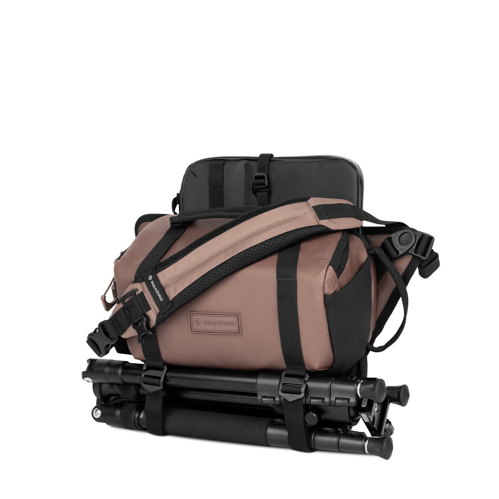 Wandrd ROGUE Sling 6L - Atacama Clay V2