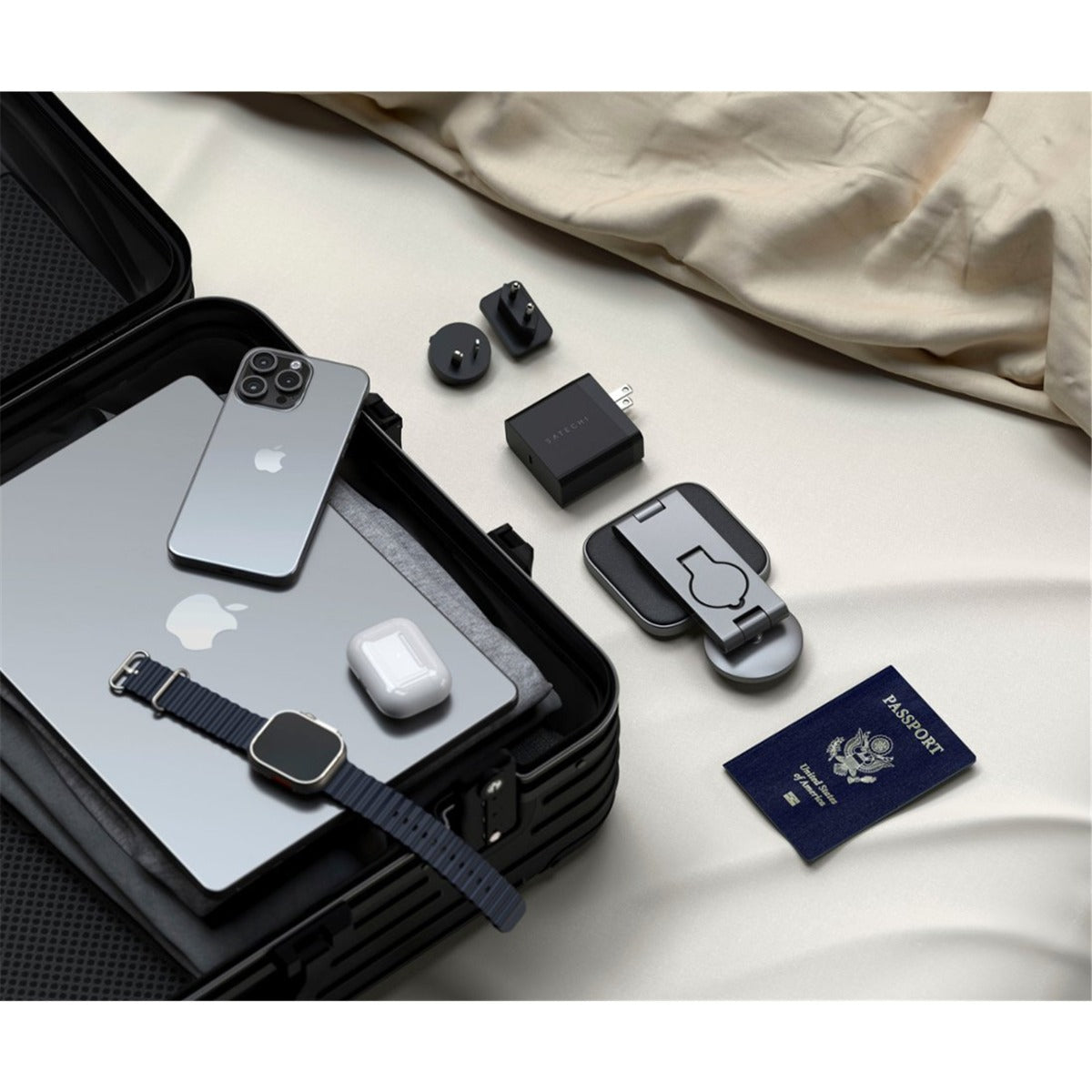 Satechi 3-in-1 Foldable Qi2 Wireless Charging Stand 