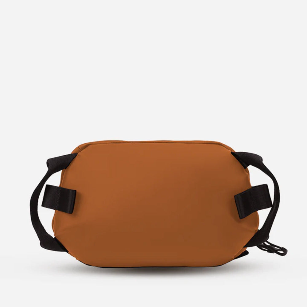 Wandrd Tech Bag Large - Sedona Orange 