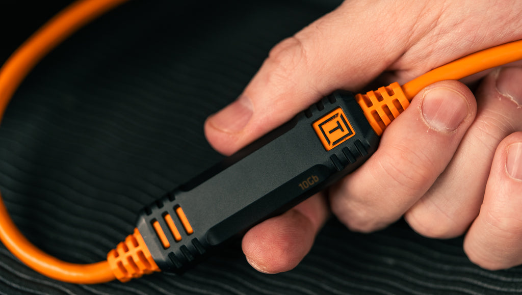 Tether Tools TetherPro 10G USB-C to USB-C Straight to Right - 9.4m - Orange