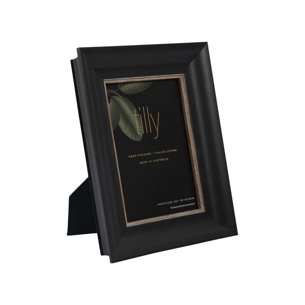 Tilly Wide Black Scoop 5x7
