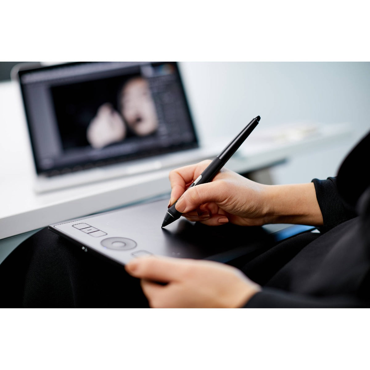 Wacom Intuos Pro Creative Pen Tablet - Small