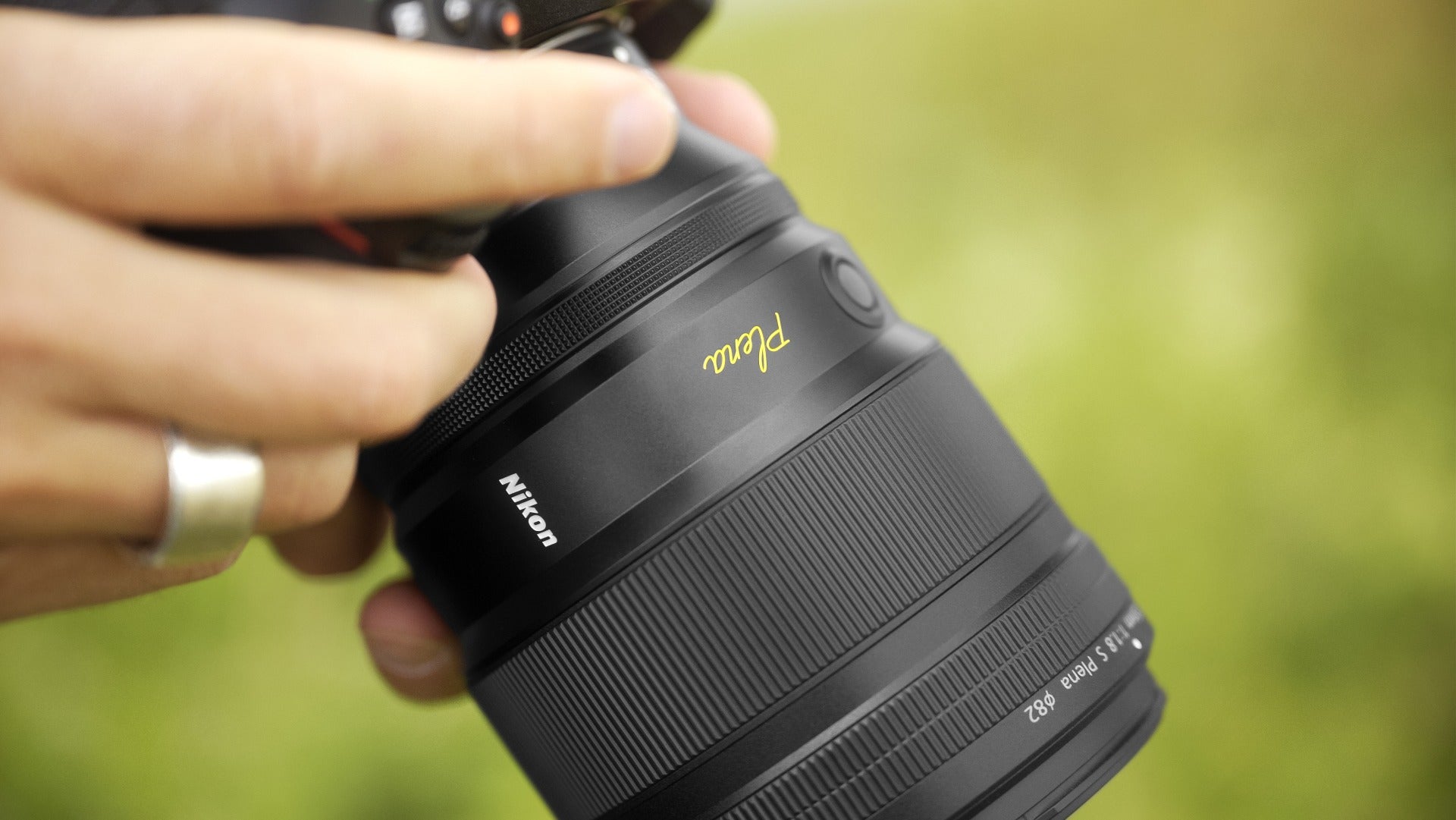 Nikon NIKKOR Z 135mm f/1.8 S Plena Lens