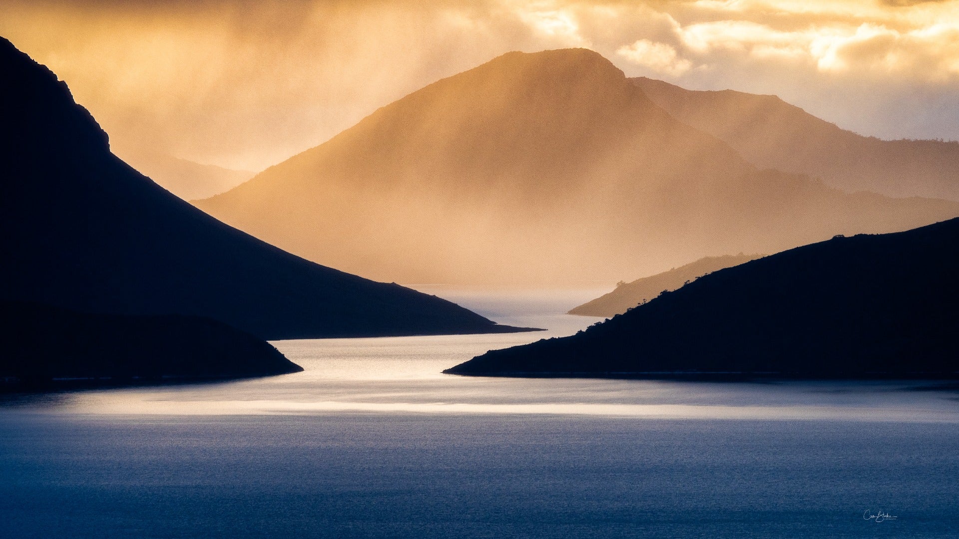 Lake Pedder. ┬®Cam Blake