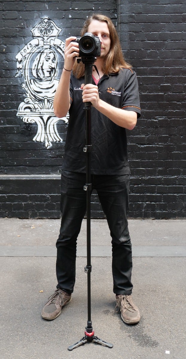 Holding a monopod