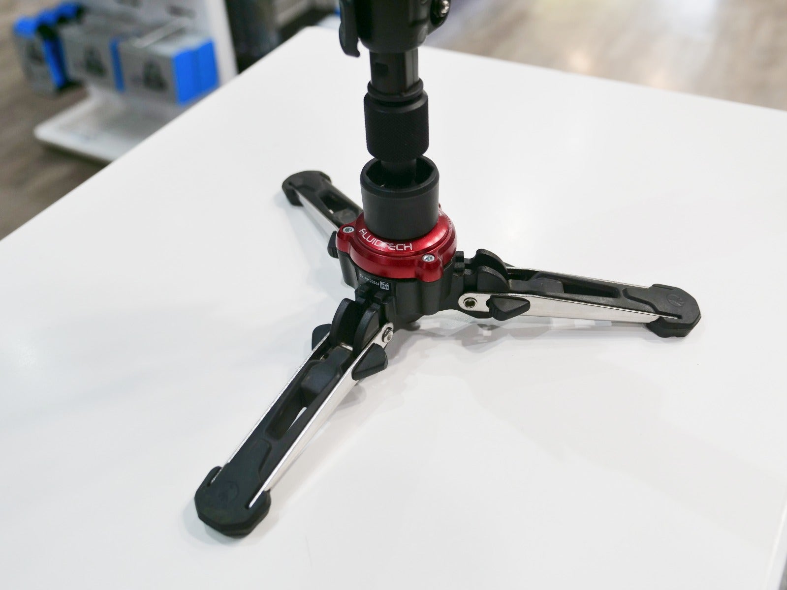 Tripod foot on a video monopod