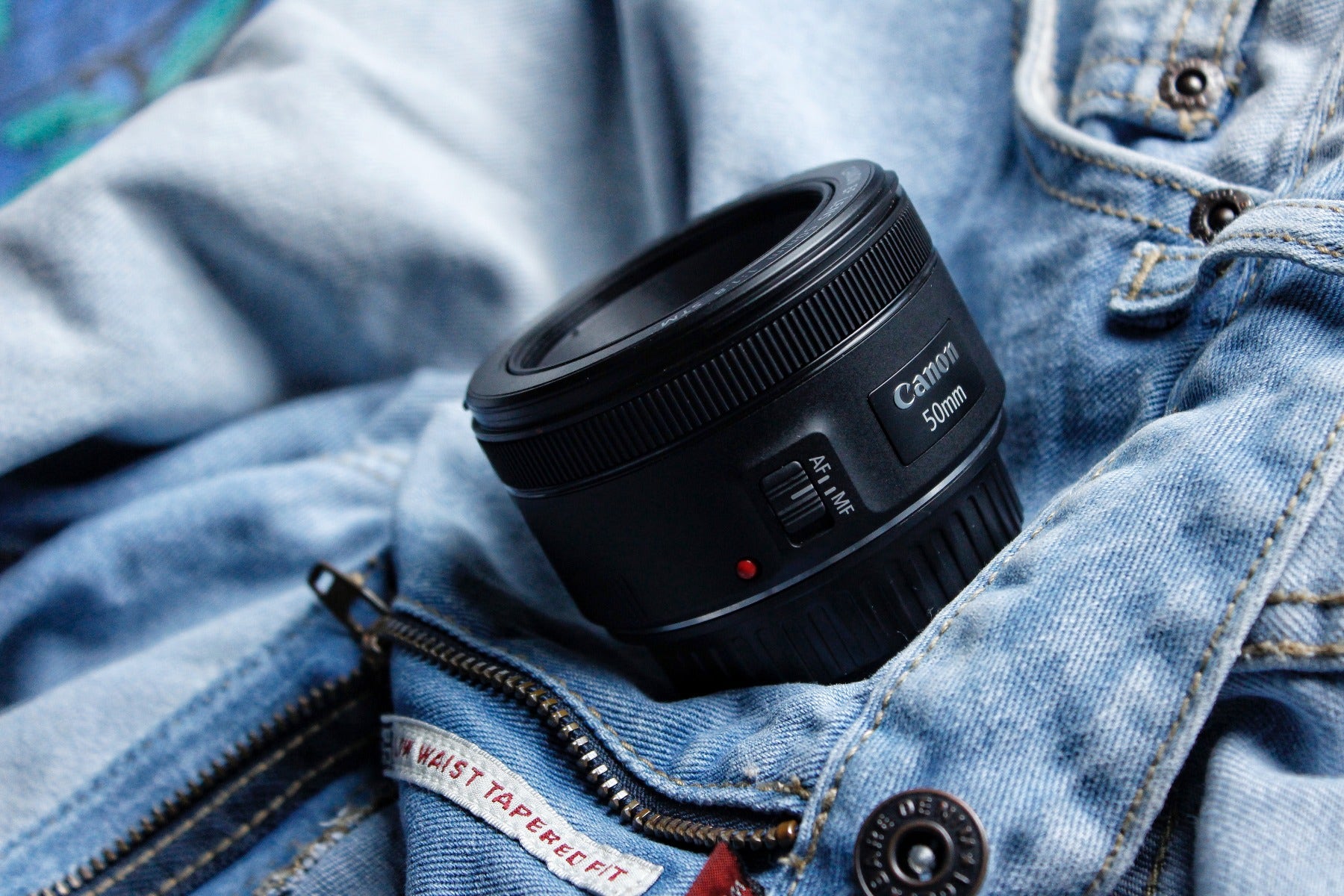 Canon 50mm f/1.8 prime lens