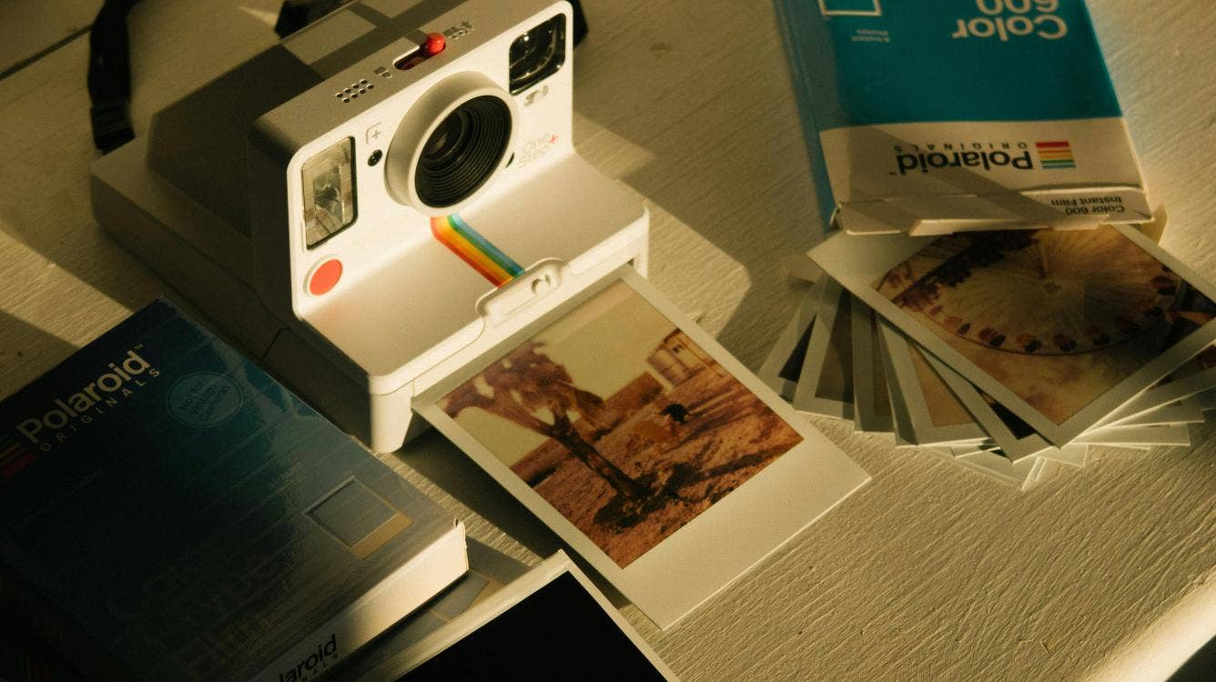 Christmas Gift Guide: For the Film & Instant Photography Enthusiast 